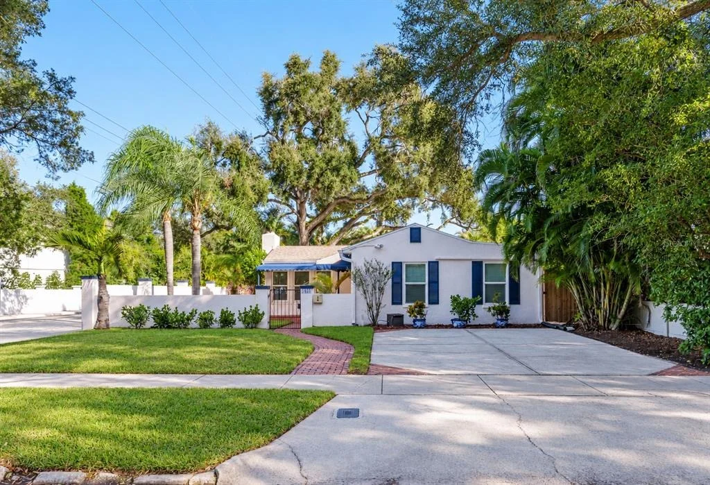 Photo of 2633 W SUNSET DRIVE