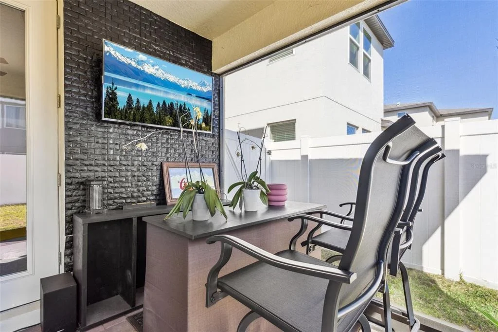 Photo of 1111 LONE PALM WAY