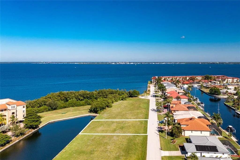 Photo of 65 COLONY POINT DRIVE