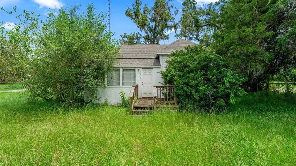 Photo of 5698 NAVARRE AVENUE