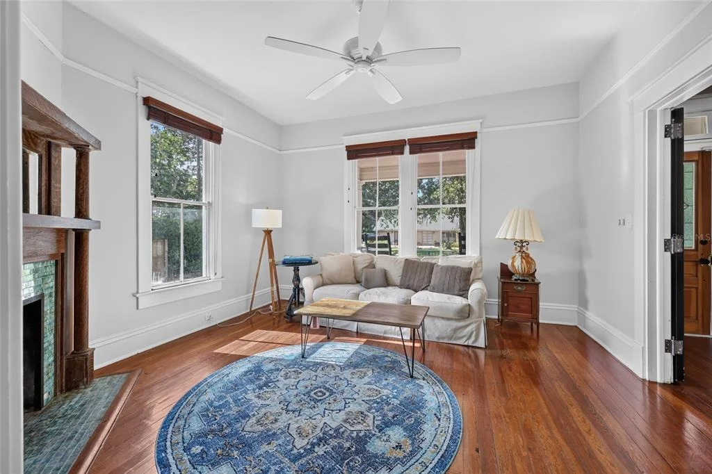 Photo of 819 SE 2ND STREET