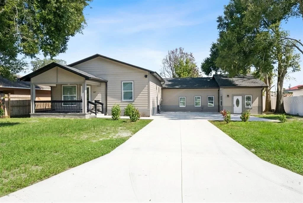 Photo of 207 AVENUE E SE