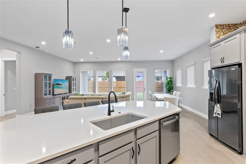 Photo of 6526 CIRCLE ROCK WAY