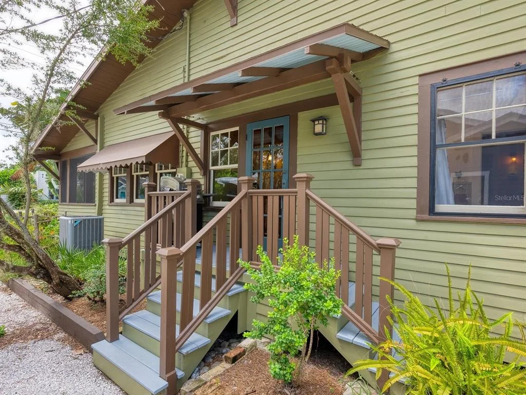 Photo of 2322 7TH AVENUE W