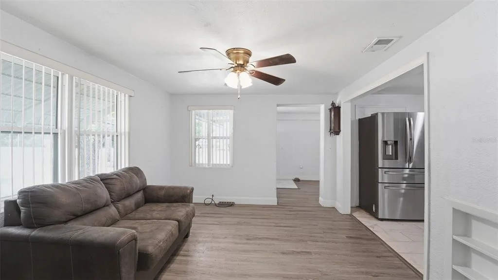 Photo of 8 ANGELES ROAD
