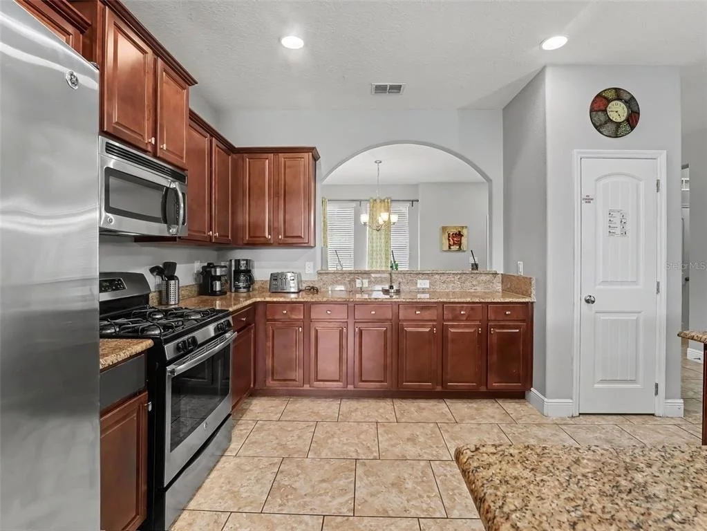 Photo of 4127 OAK TREE DRIVE