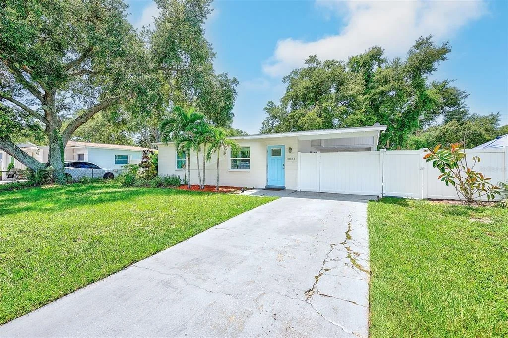 Photo of 10664 STARKEY ROAD