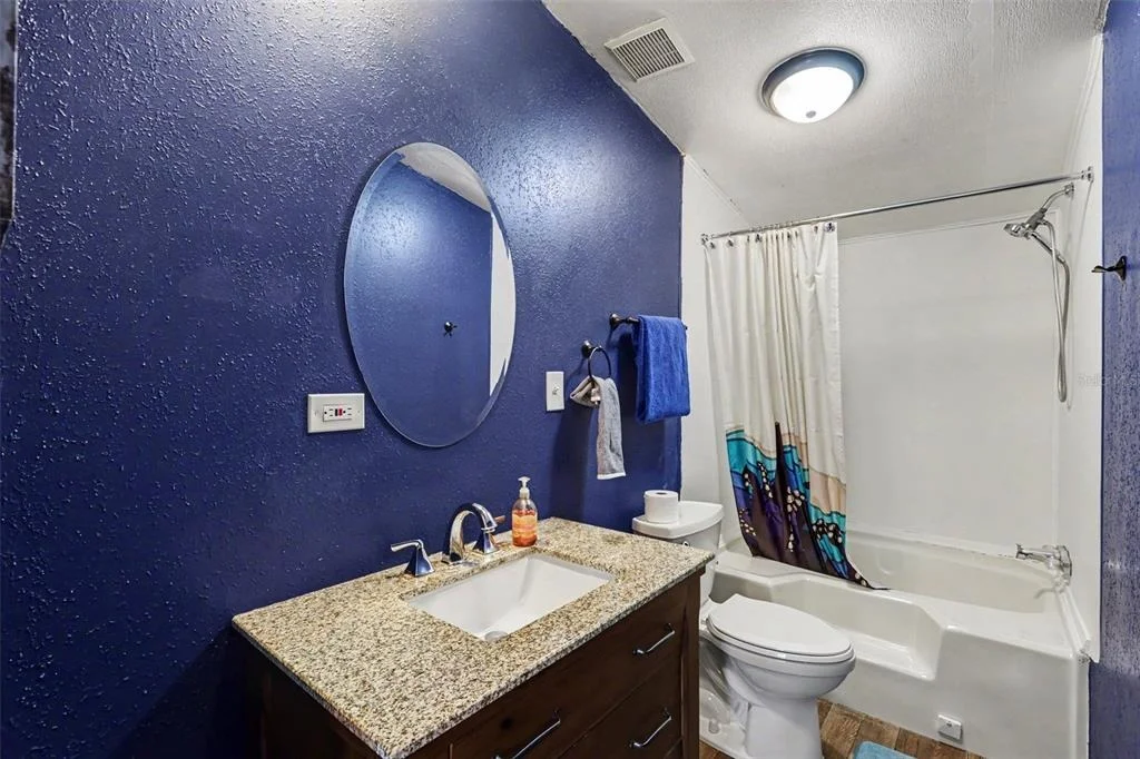 Photo of 10239 LYONS AVENUE