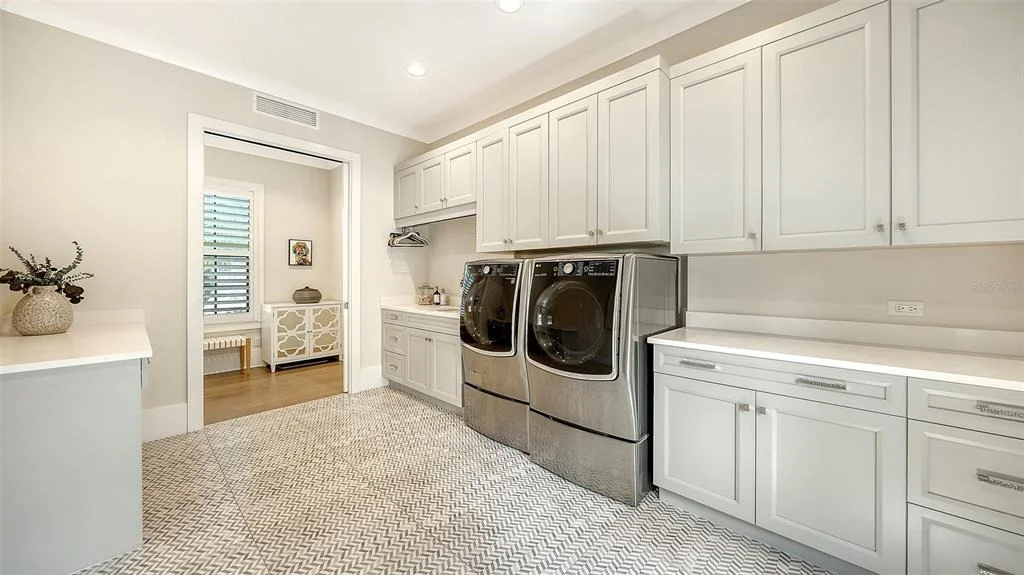 Photo of 8339 LUCERNE LOOP