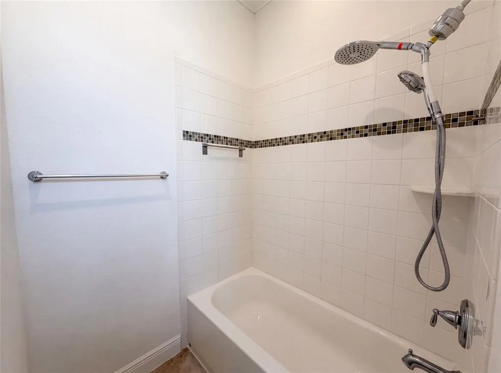 Photo of 918 BLACKTHORN DRIVE