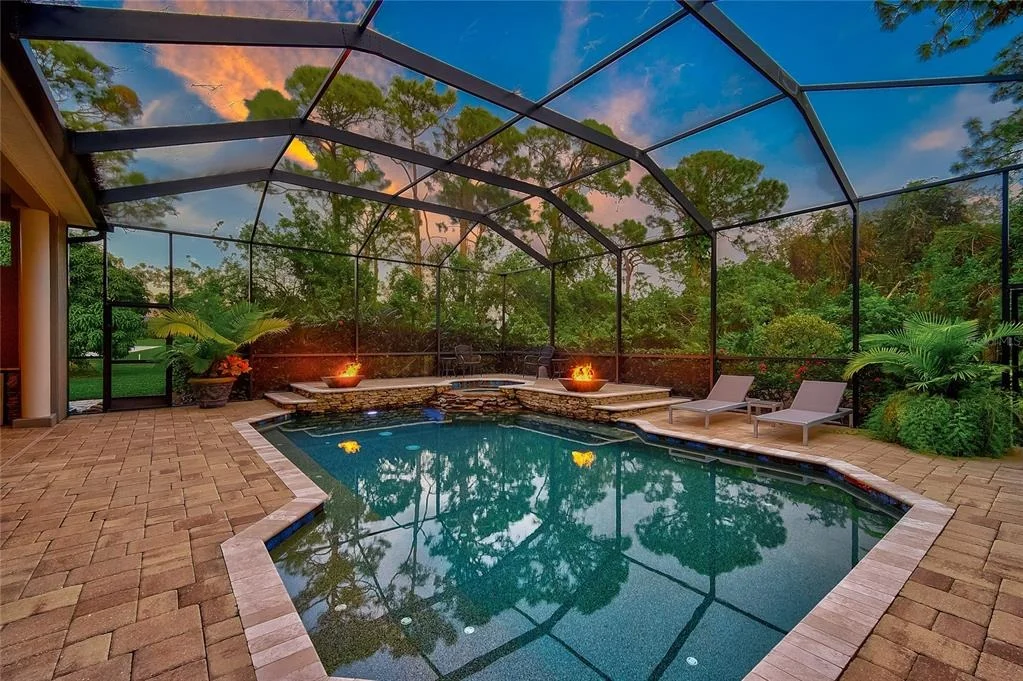 Photo of 854 MACEWEN DRIVE