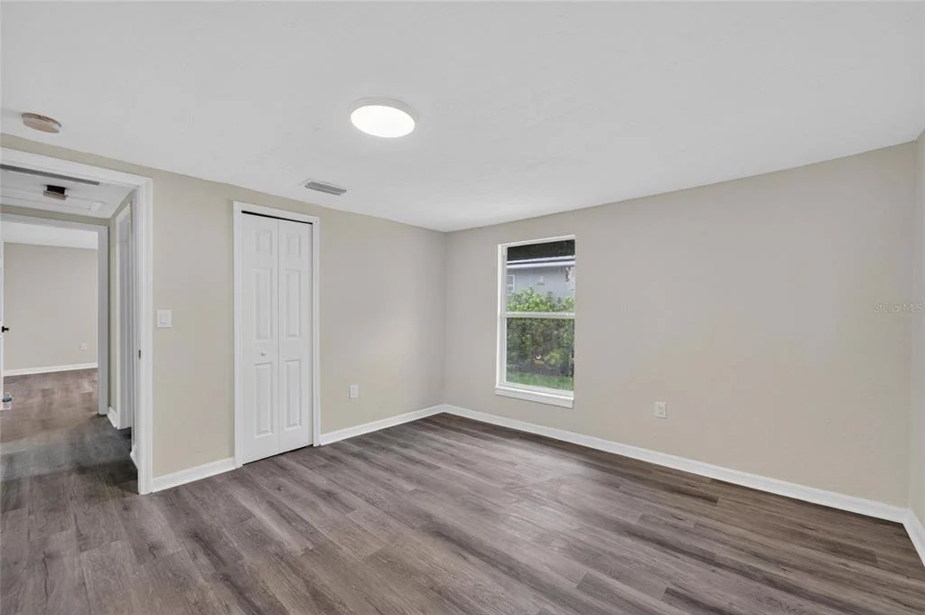 Photo of 8809 DYER ROAD