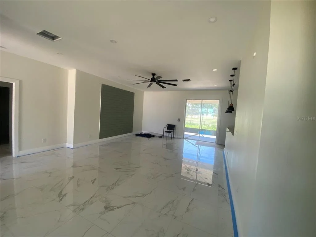 Photo of 410 CITROEN DRIVE