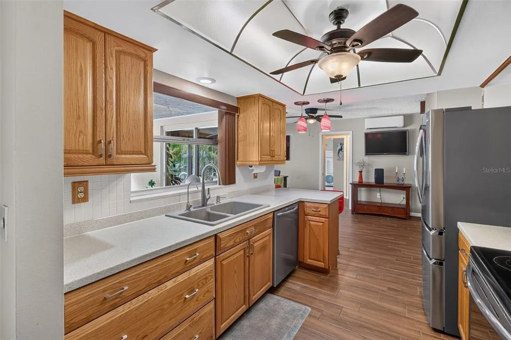Photo of 2221 COLONIAL DRIVE