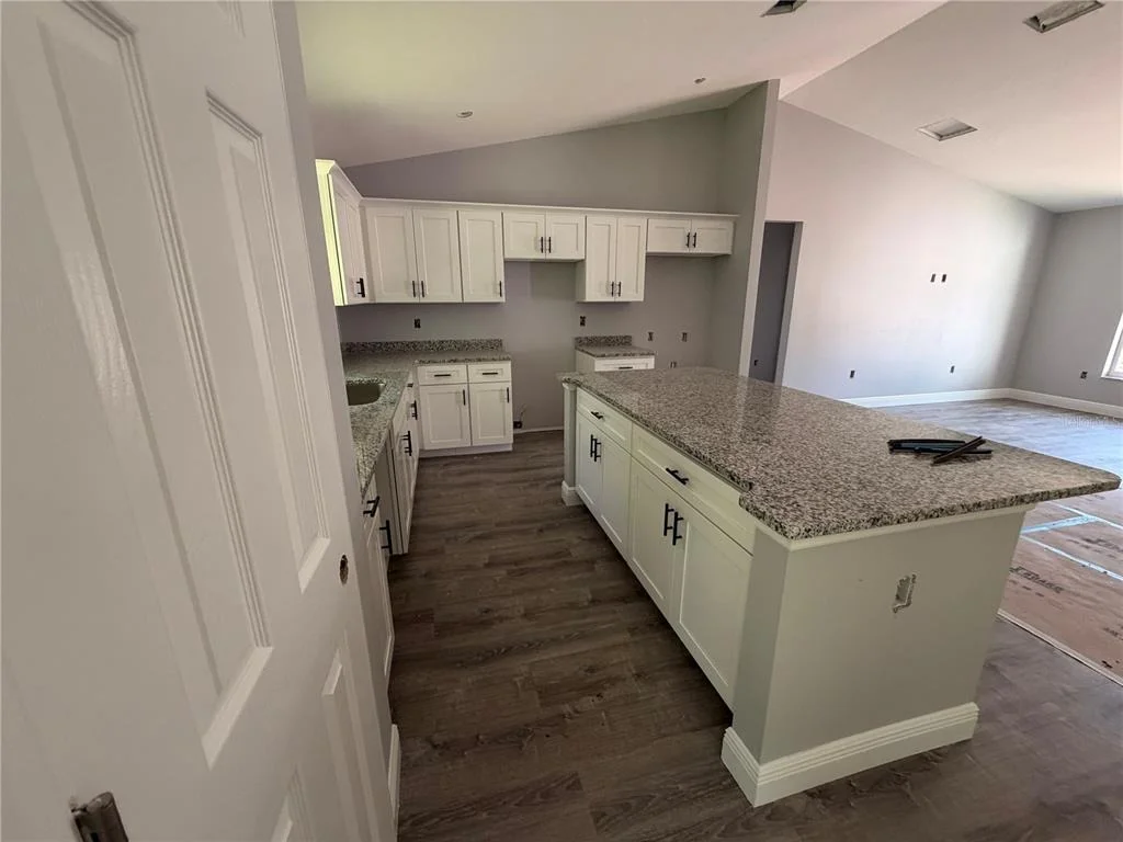 Photo of 865 SE 28TH STREET