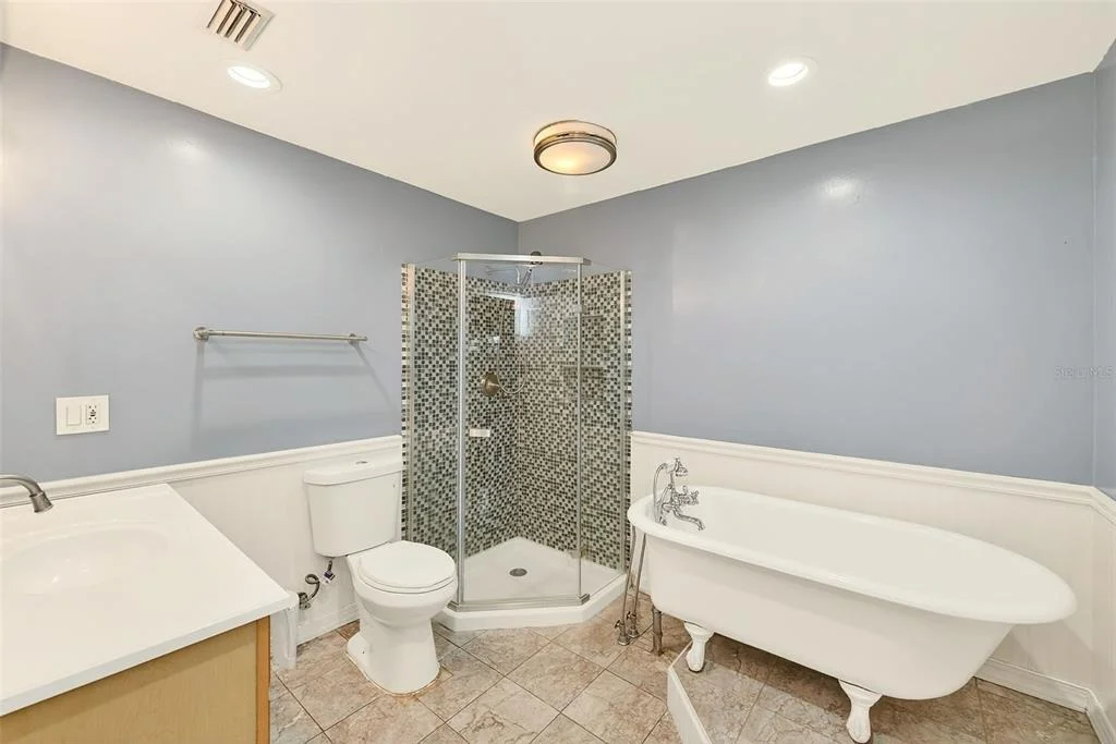 Photo of 1465 BAYVIEW DRIVE