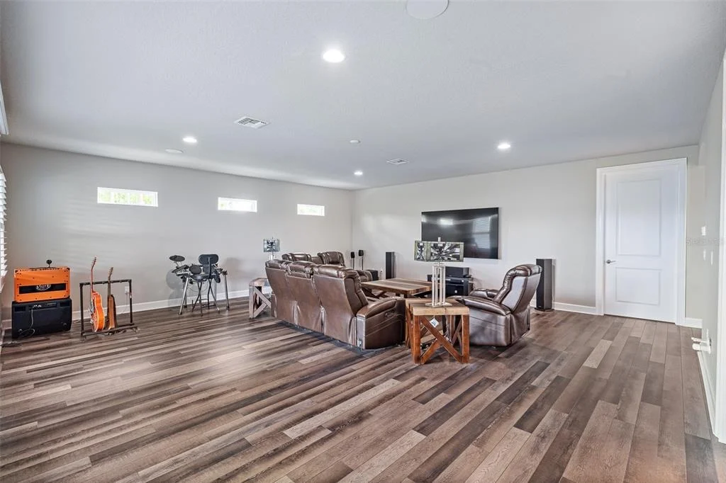 Photo of 998 DOWNSHIRE LANE