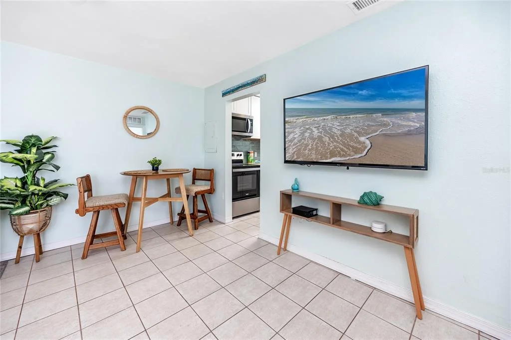 Photo of Unit H at 159 MEDALLION BOULEVARD