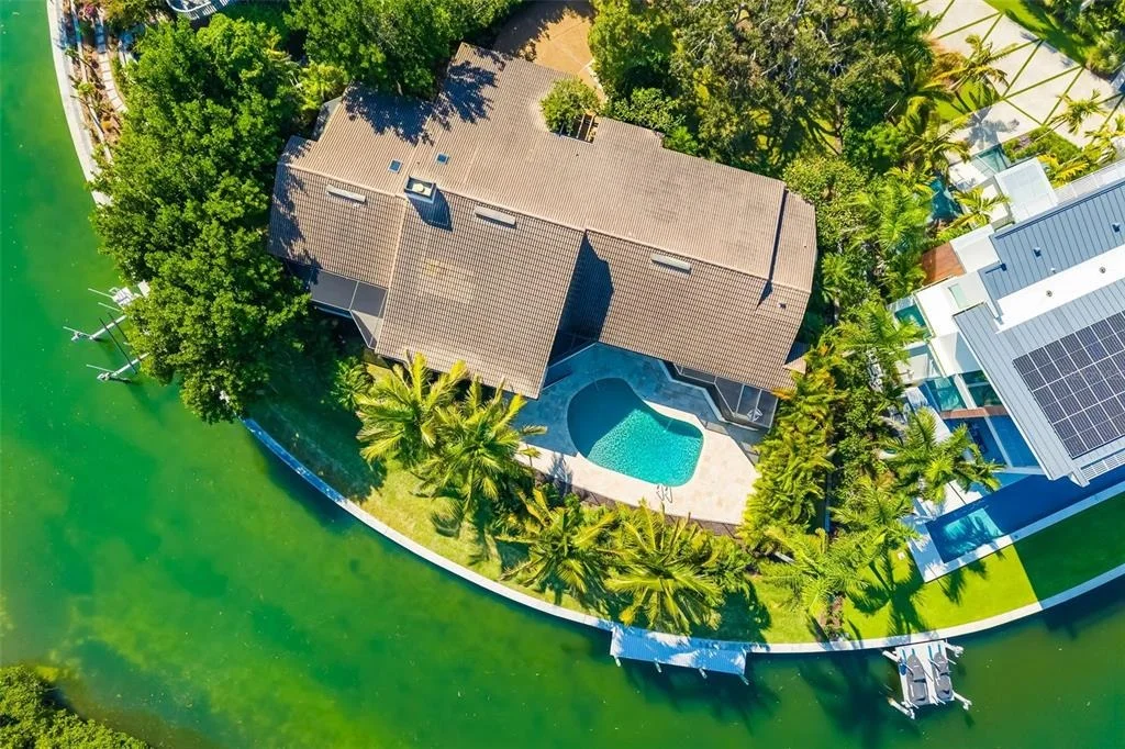 Photo of 560 HARBOR COVE CIRCLE