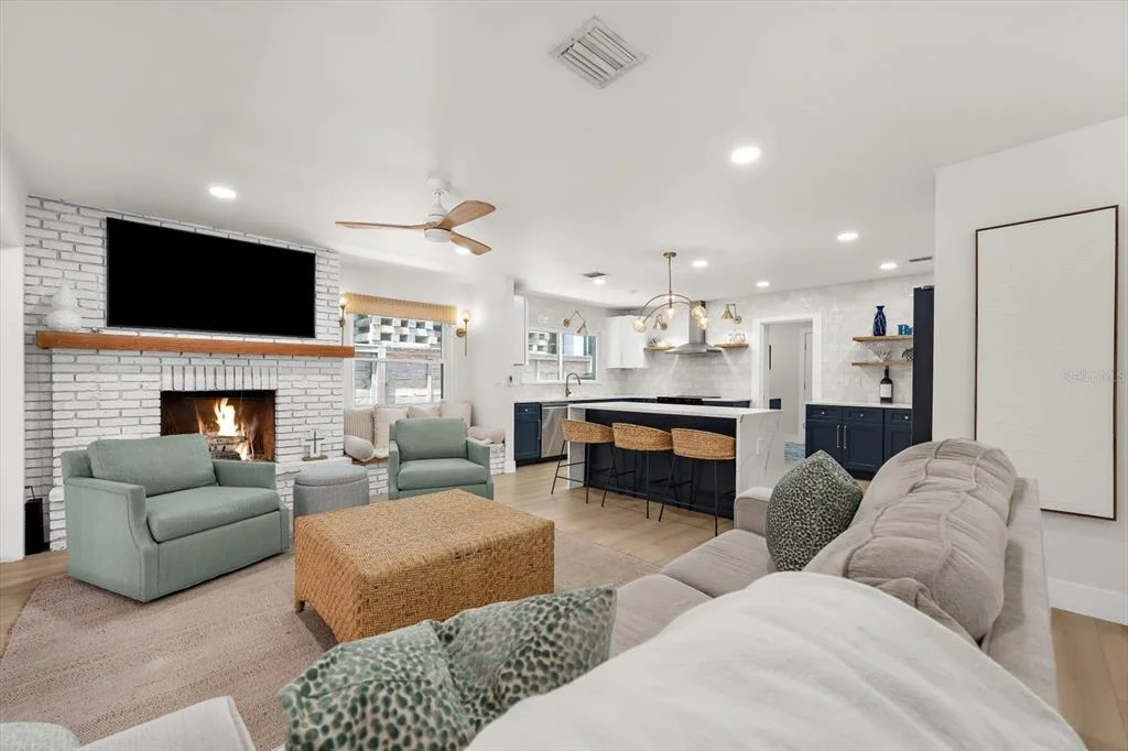 Photo of 730 BAY ESPLANADE