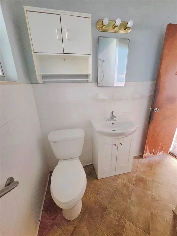 Photo of 640 FORREST DR