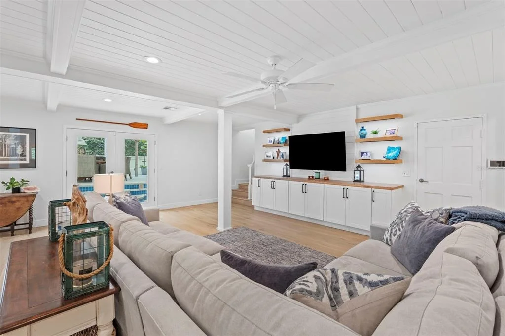Photo of 480 W DAVIS BOULEVARD