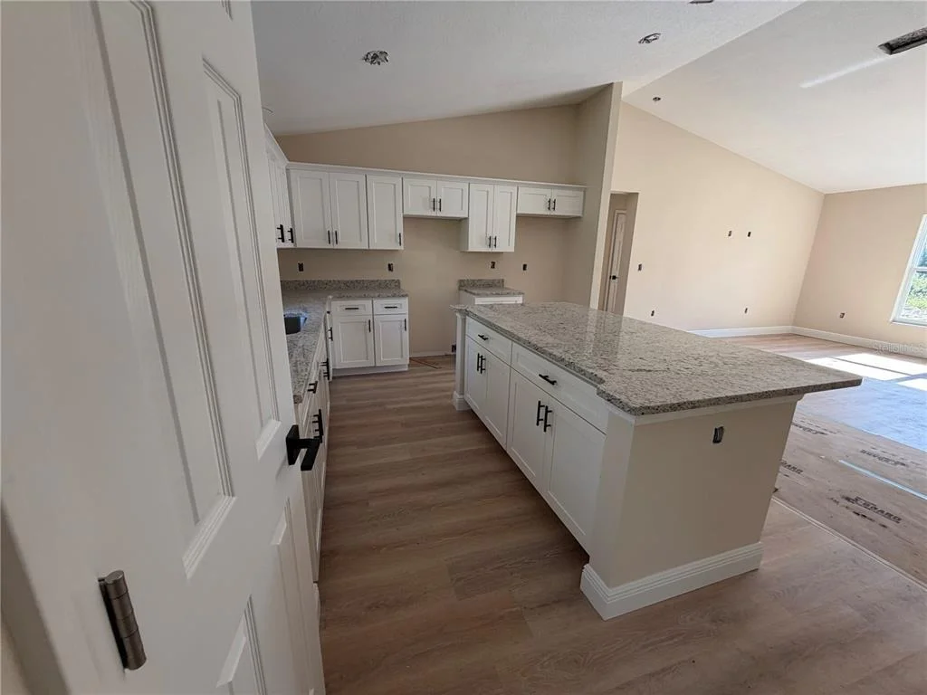 Photo of 851 SE 28TH STREET