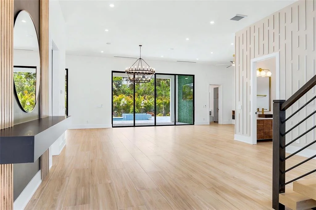 Photo of 1870 JASMINE DRIVE