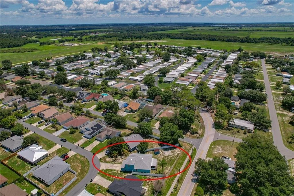 Photo of 372 LAKE DAISY CIR