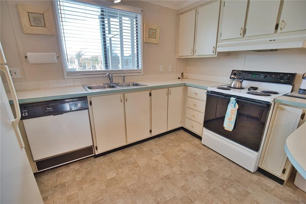 Photo of 632 LA JOLLA CIRCLE