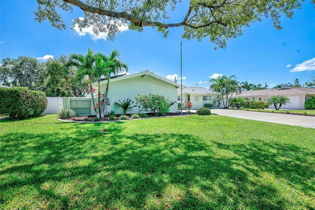 Photo of 809 JACARANDA DRIVE