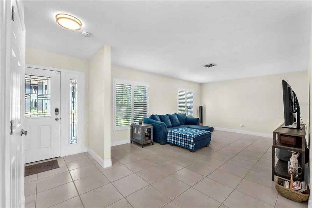 Photo of 911 SILVER PALM WAY