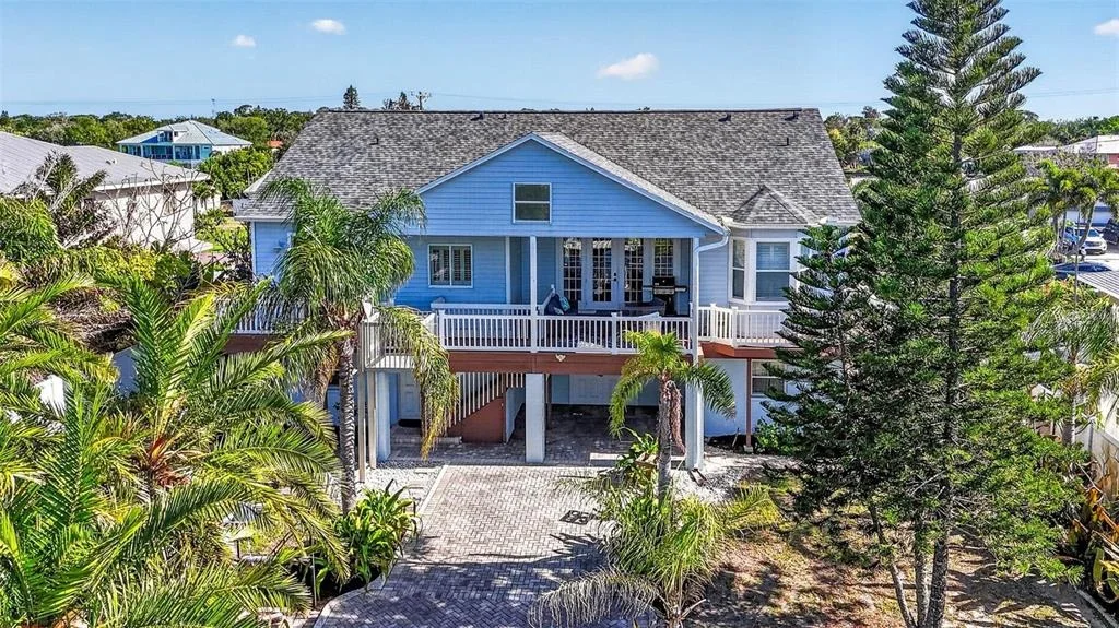 Photo of 821 BLUE HERON BOULEVARD