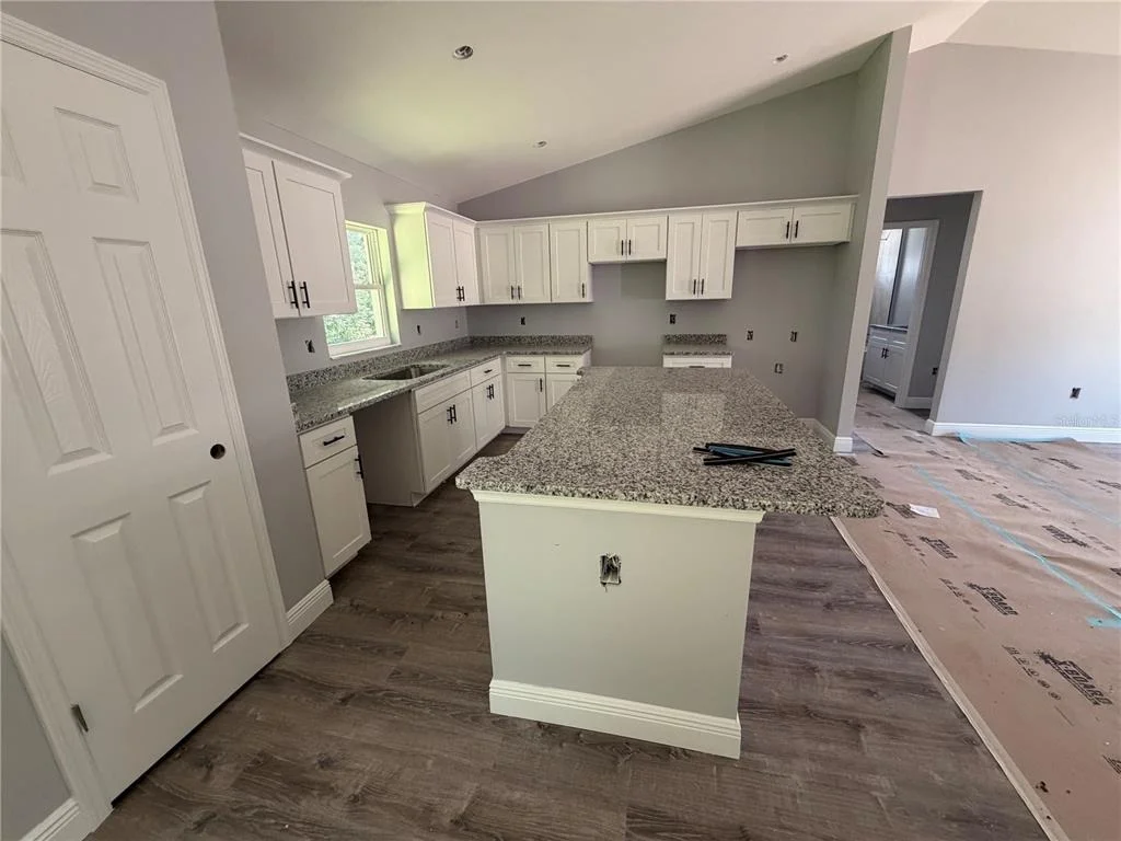Photo of 865 SE 28TH STREET