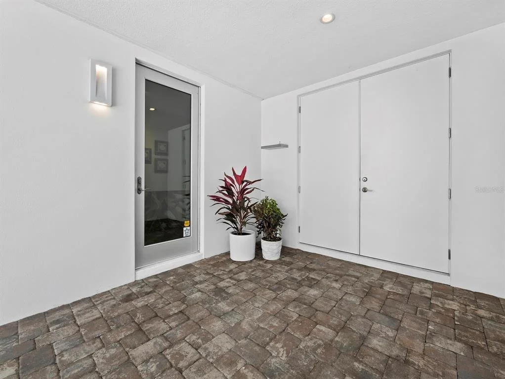 Photo of 471 ISLAND CIRCLE