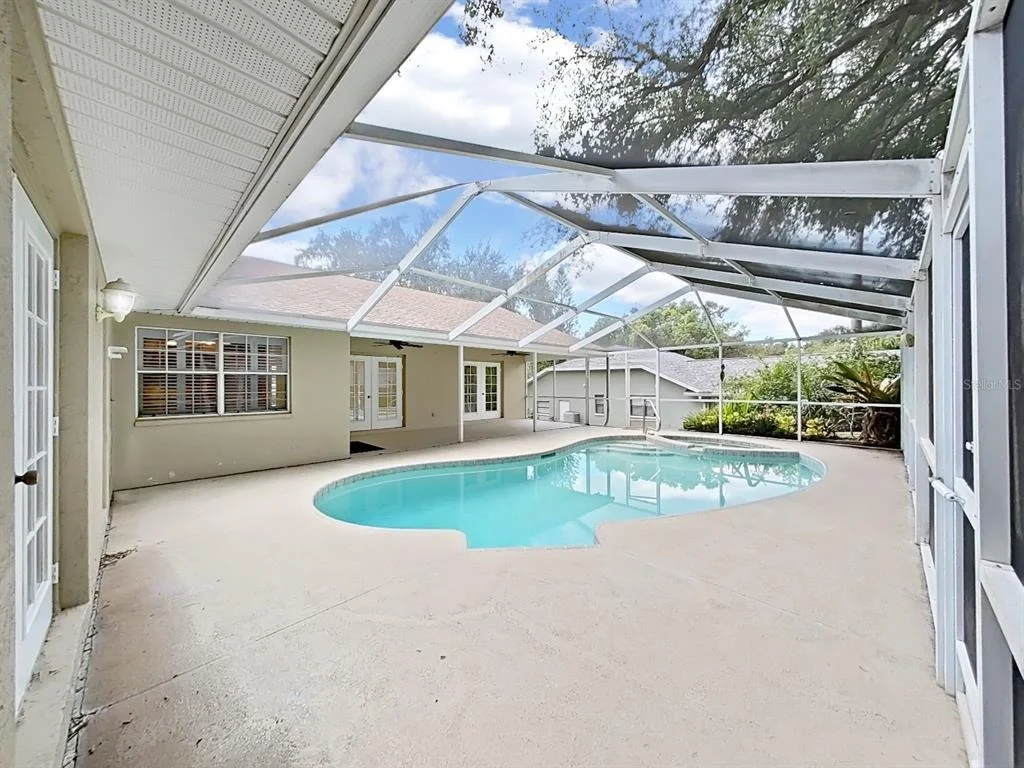Photo of 611 TOMOKA DRIVE