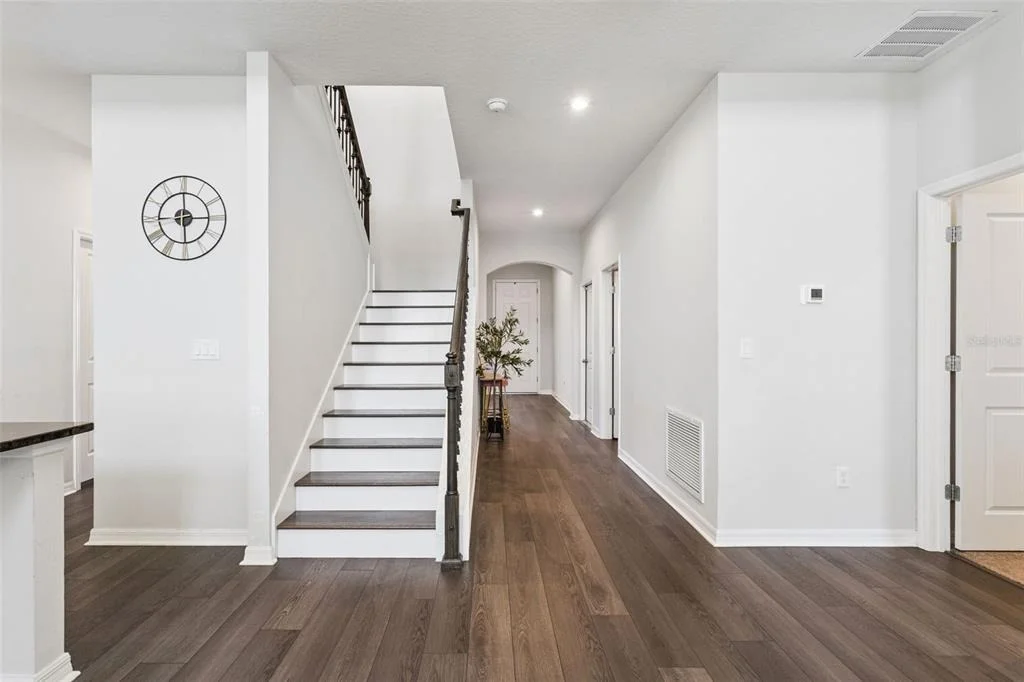 Photo of 1111 LONE PALM WAY