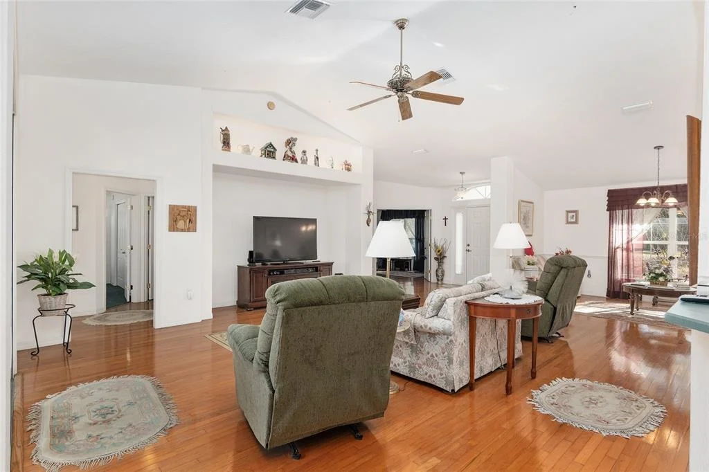 Photo of 999 NE 120 PLACE