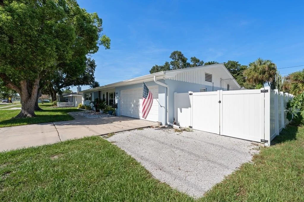 Photo of 1690 PINEHURST ROAD