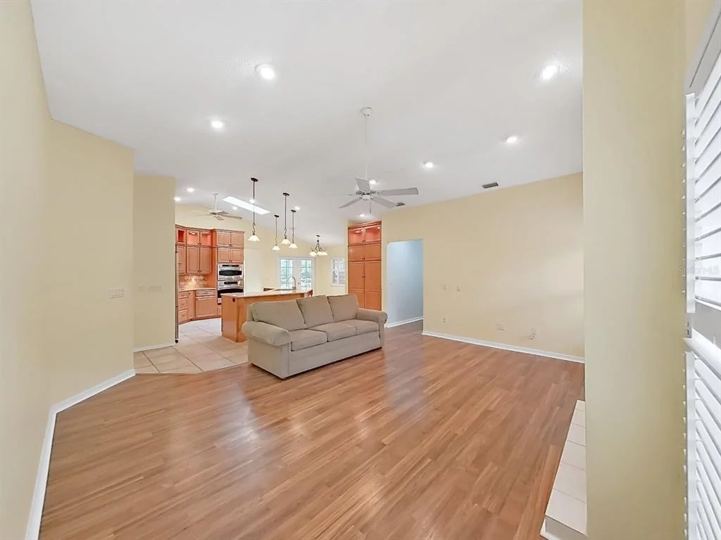 Photo of 611 TOMOKA DRIVE