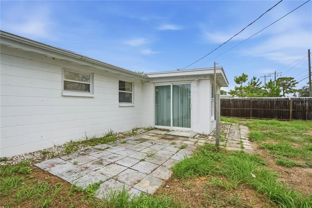 Photo of 2122 HOLIDAY DRIVE