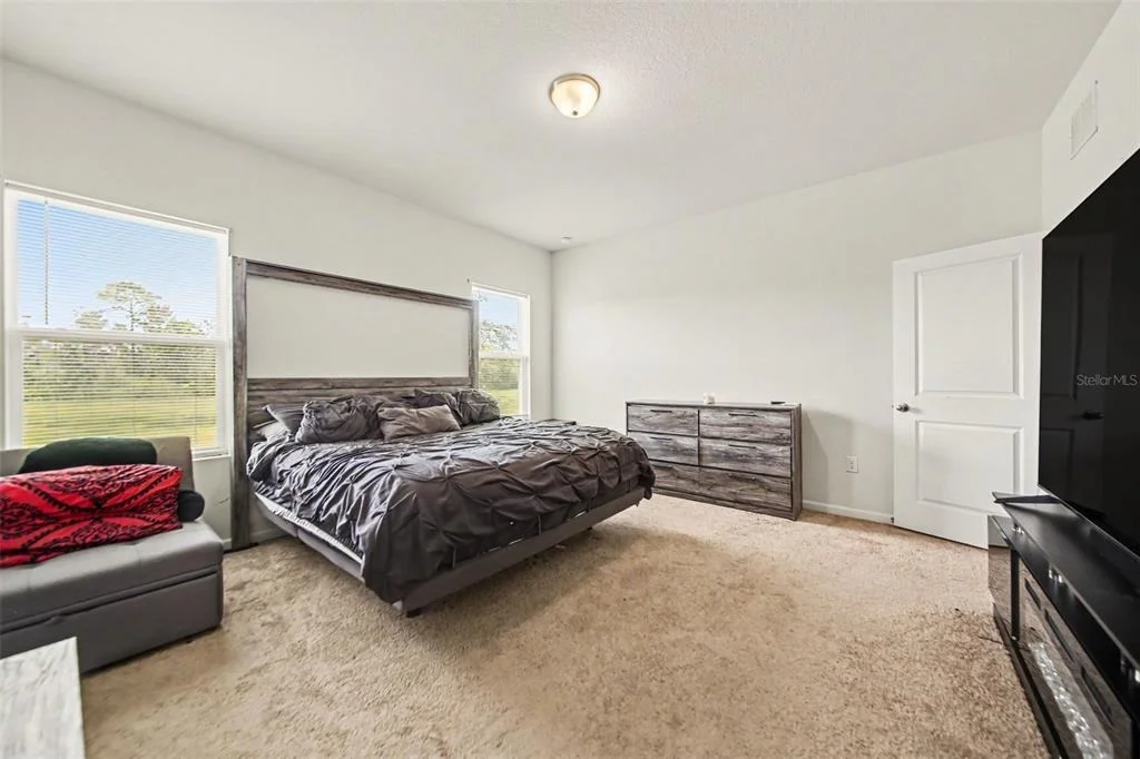 Photo of 1006 COMMUTER DR