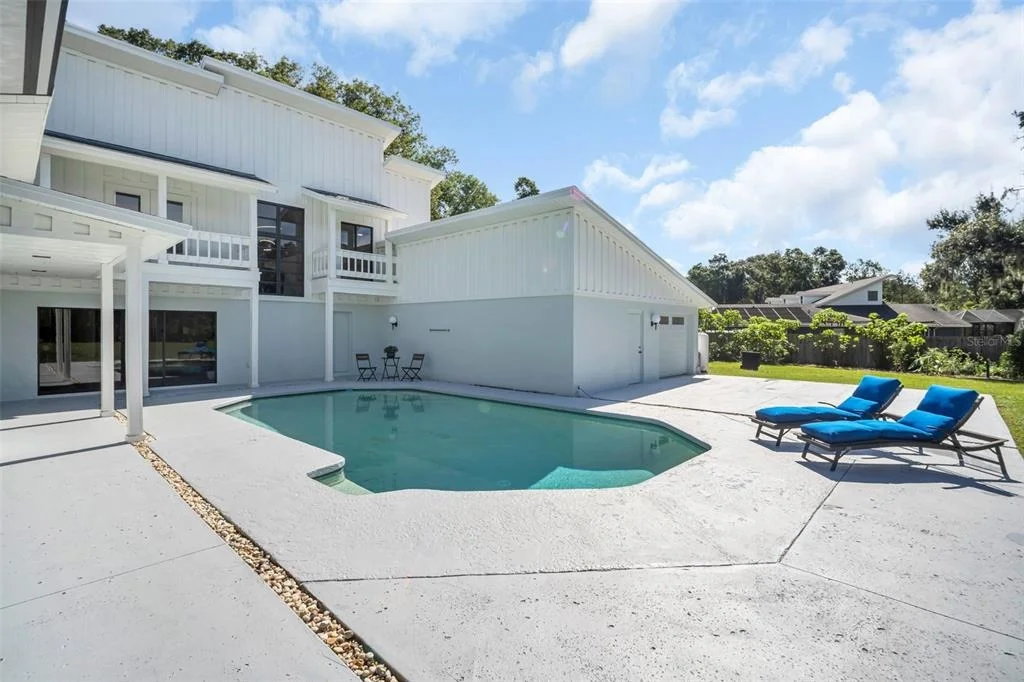 Photo of 810 WARREN ROAD