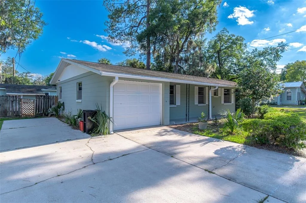 Photo of 703 NE 6TH PLACE