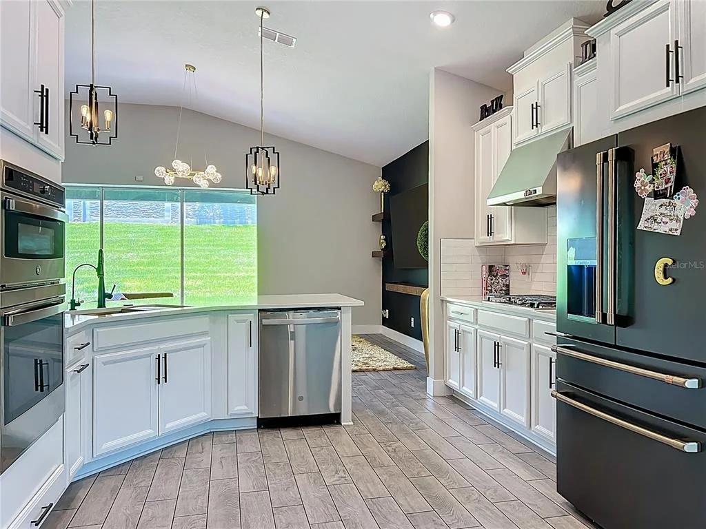 Photo of 991 LAKESIDE ESTATES DRIVE