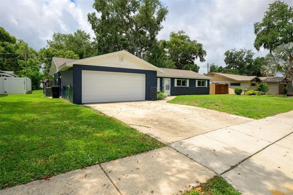 Photo of 110 CAMBRIDGE DRIVE