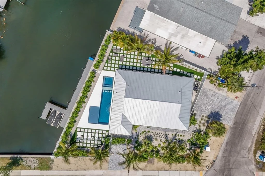 Photo of 6401 MARINA DRIVE