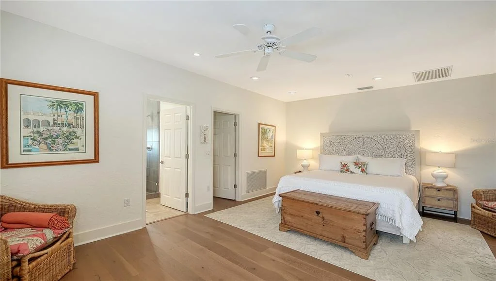 Photo of 3530 MISTLETOE LANE