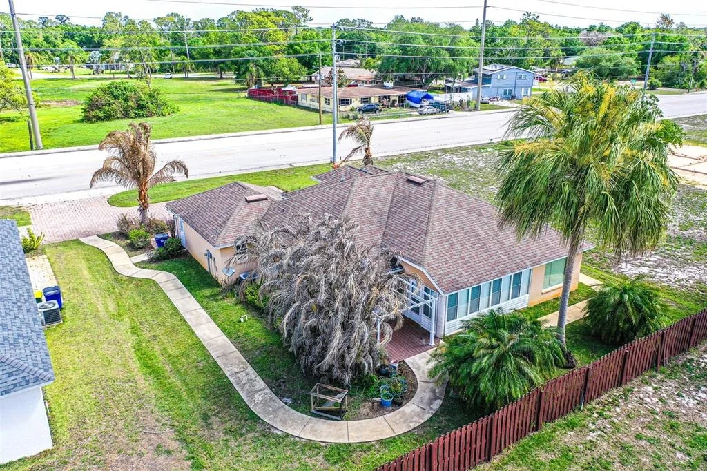 Photo of 3715 SEBRING PARKWAY