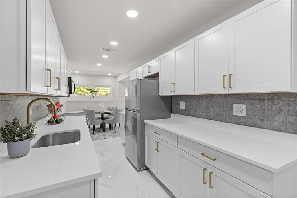 Photo of 1375 LAKE DRIVE